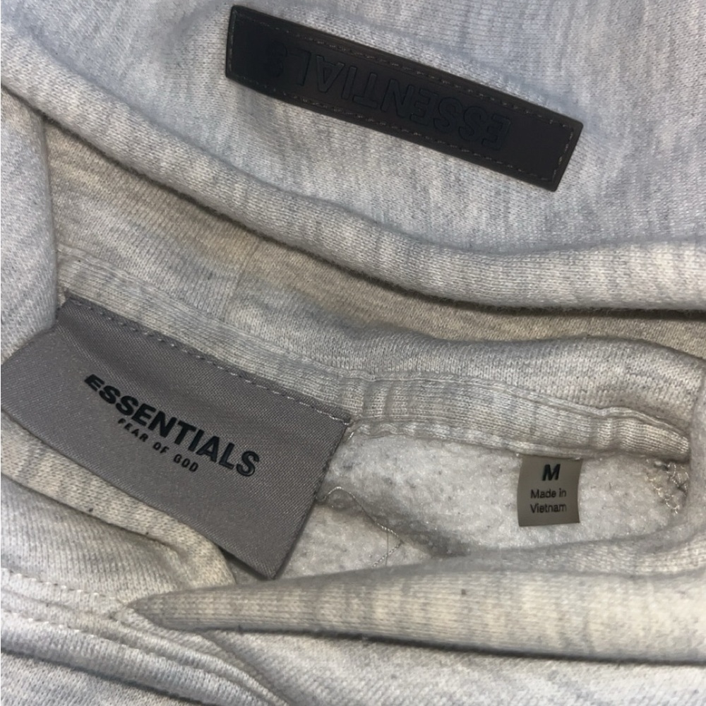 Essentials Set SS21 - Picture 2 of 3